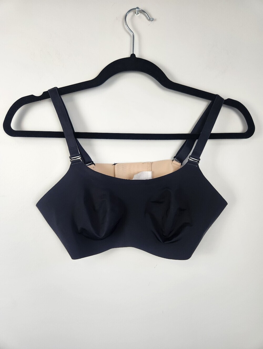 Knix Black Bra Size 2 No Pads Wireless Soft Comfortable Spots Bra Run Workout